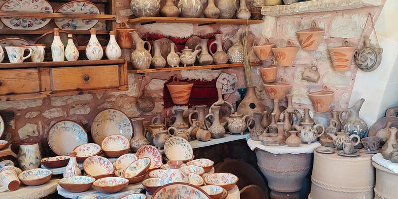 Pakistan’s Clay Pots: Art with an Eco-Conscious Touch